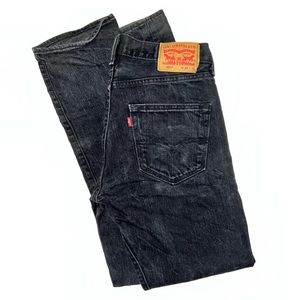 Black Levi 501’s — 33x32